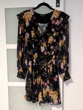 Floral Dynamite dress. Size small.